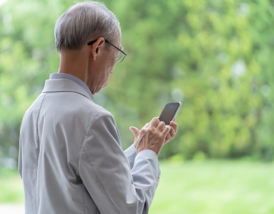 old man on cellphone